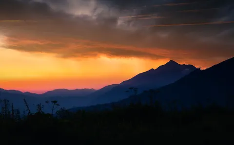 Sunset Mountains 4K Wallpaper · sunset · 3840×2382