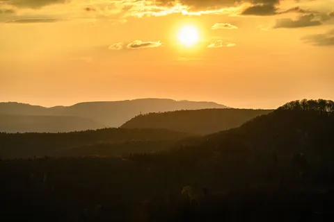Sunset Mountains 4K Wallpaper · sunset · 3840×2560