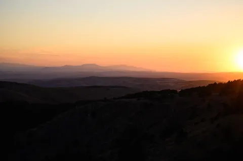 Sunset Mountains 4K Wallpaper · sunset · 3840×2555