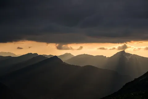 Sunset Mountains 4K Wallpaper · sunset · 3840×2560