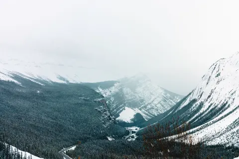 Winter Mountains 4K Wallpaper · winter · 3840×2561