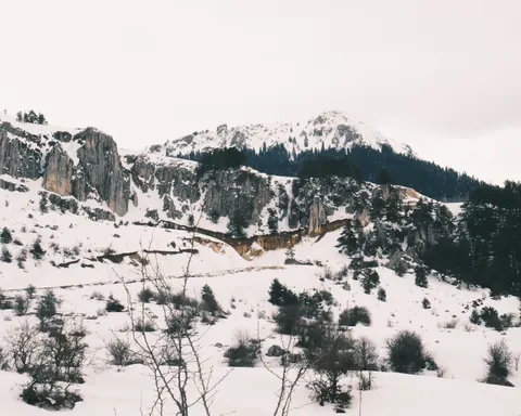 Winter Mountains 4K Wallpaper · winter · 3840×3076
