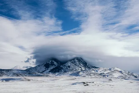 Winter Mountains 4K Wallpaper · winter · 3840×2561