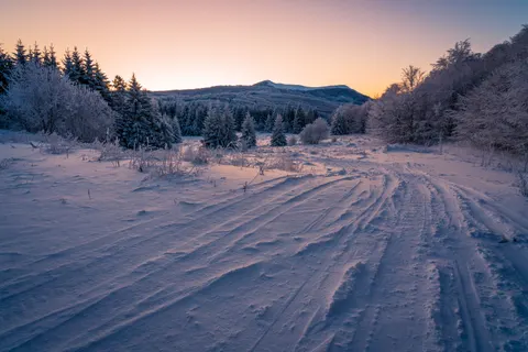 Winter Mountains 4K Wallpaper · winter · 3840×2561