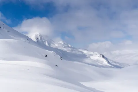 Winter Mountains 4K Wallpaper · winter · 3840×2560