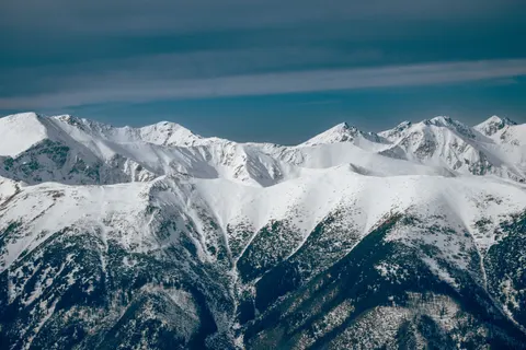 Winter Mountains 4K Wallpaper · winter · 3840×2560