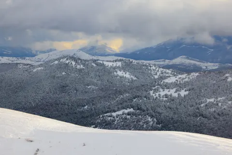 Winter Mountains 4K Wallpaper · winter · 3840×2561