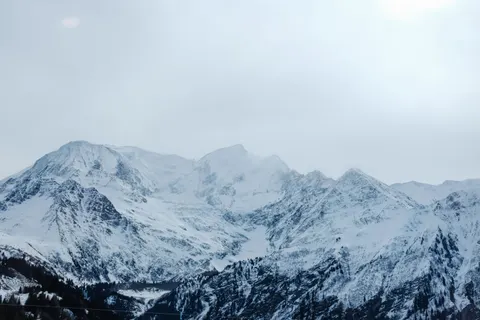 Winter Mountains 4K Wallpaper · winter · 3840×2560