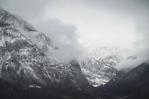 Winter Mountains 4K Wallpaper · winter · 3840×2560