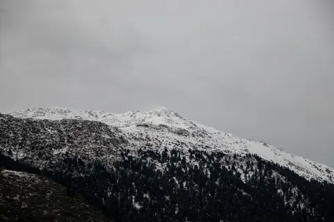 Winter Mountains 4K Wallpaper · winter · 3840×2560