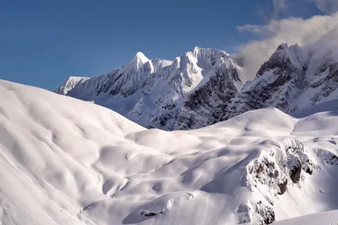 Winter Mountains 4K Wallpaper · winter · 3840×2561