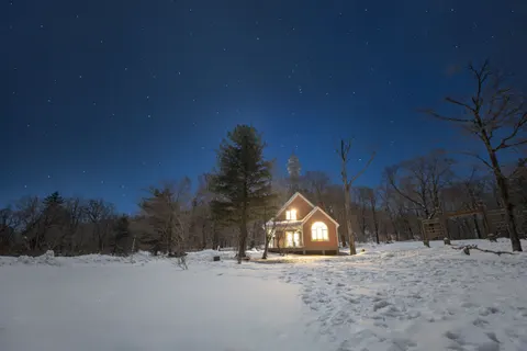 والپیپر کلبه زمستانی با کیفیت 4K · winter · 3840×2560