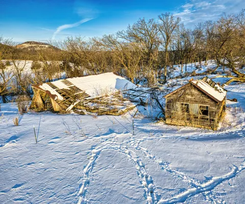 Winter Cabin 4K Wallpaper · winter · 3840×3201