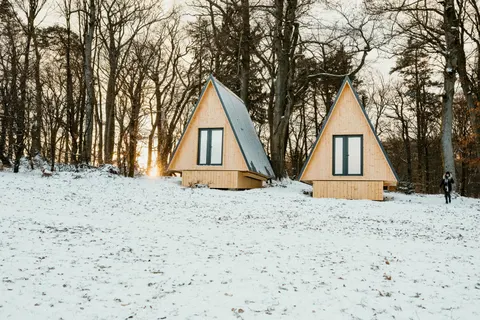 Winter Cabin 4K Wallpaper · winter · 3840×2560