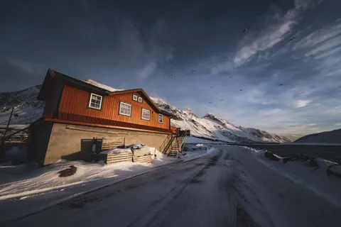 Winter Cabin 4K Wallpaper · winter · 3840×2560