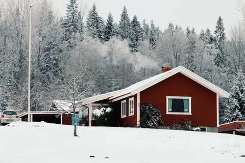 Winter Cabin 4K Wallpaper · winter · 3840×2560