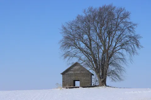 Winter Cabin 4K Wallpaper · winter · 3840×2560