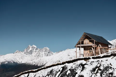 Winter Cabin 4K Wallpaper · winter · 3840×2560