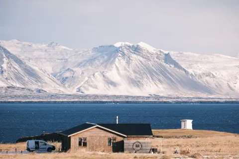 Winter Cabin 4K Wallpaper · winter · 3840×2560