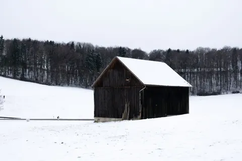Winter Cabin 4K Wallpaper · winter · 3840×2560