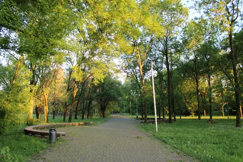 Autumn Park 4K Wallpaper · autumn · 3840×2560