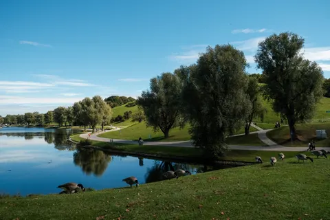 Autumn Park 4K Wallpaper · autumn · 3840×2560