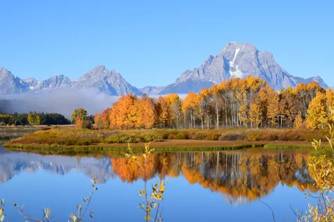 Autumn Lake 4K Wallpaper · autumn · 3840×2560