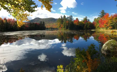 Autumn Lake 4K Wallpaper · autumn · 3840×2370