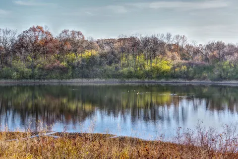 Autumn Lake 4K Wallpaper · autumn · 3840×2560
