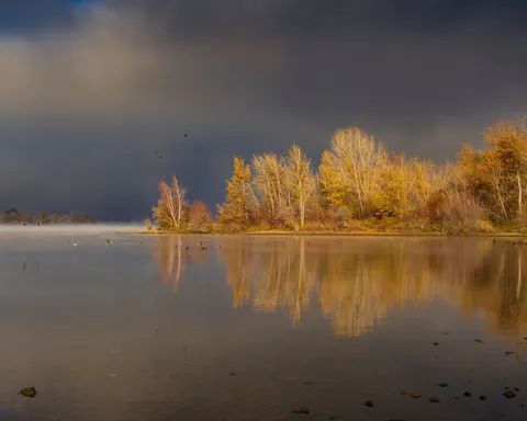 Autumn Lake 4K Wallpaper · autumn · 3840×3072