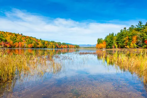 Autumn Lake 4K Wallpaper · autumn · 3840×2563