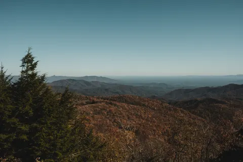 Autumn Mountains 4K Wallpaper · autumn · 3840×2560