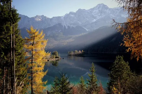 Autumn Mountains 4K Wallpaper · autumn · 3840×2560