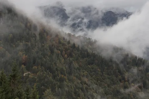 Autumn Mountains 4K Wallpaper · autumn · 3840×2560