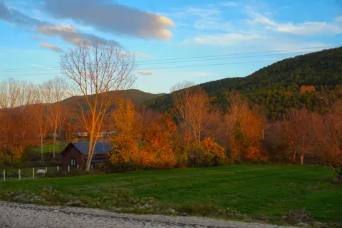 Autumn Mountains 4K Wallpaper · autumn · 3840×2560