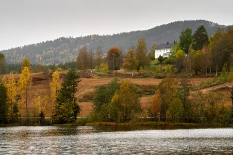 Autumn Mountains 4K Wallpaper · autumn · 3840×2561
