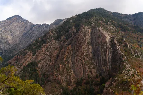 Autumn Mountains 4K Wallpaper · autumn · 3840×2560