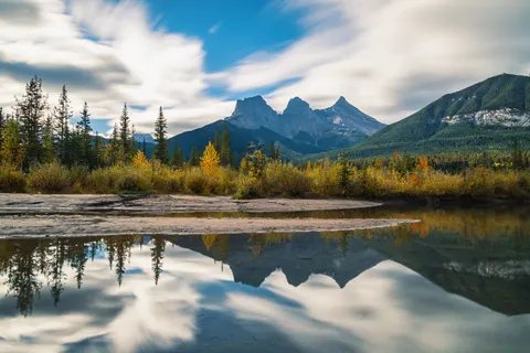 Autumn Mountains 4K Wallpaper · autumn · 3840×2560