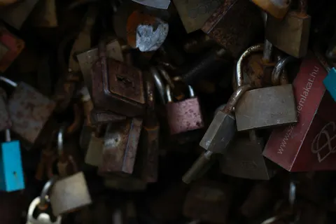 Rusty Metal 4K Wallpaper · textures · 3840×2560