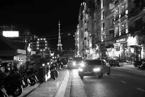 والپیپر پاریس در شب با کیفیت 4K · city · 3840×2560