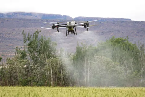 Drone 4K Wallpaper · technology · 3840×2561