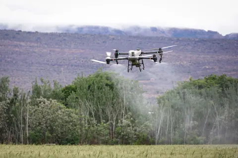 Drone 4K Wallpaper · technology · 3840×2561