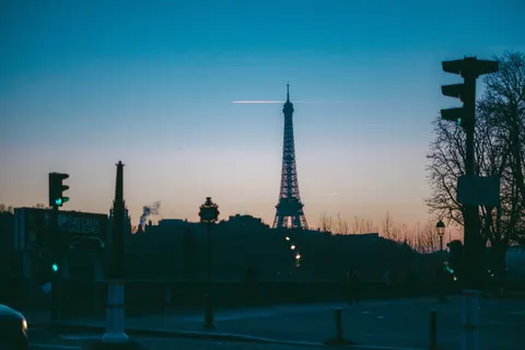 巴黎夜景 4K桌布 · city · 3840×2560
