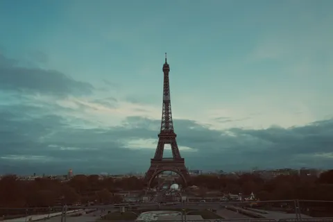 Paris at Night 4K Wallpaper · city · 3840×2560