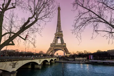 Paris at Night 4K Wallpaper · city · 3840×2560