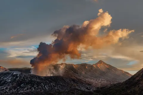 Volcano 4K Wallpaper · nature · 3840×2560