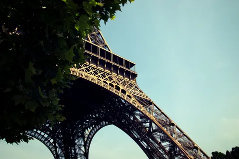 والپیپر پاریس در شب با کیفیت 4K · city · 3840×2552