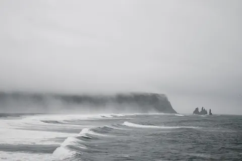 Black Sand Beach 4K Wallpaper · travel · 3840×2561