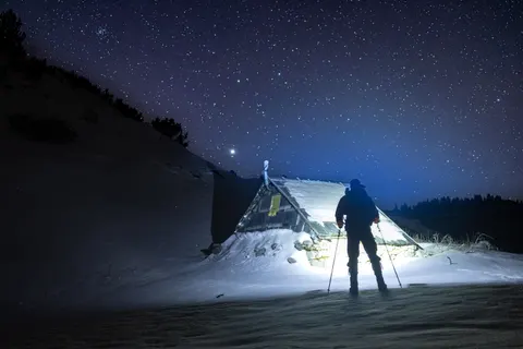 Fondo de pantalla Silueta estrellada 4K · space · 3840×2560
