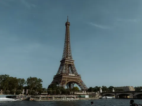 Paris at Night 4K Wallpaper · city · 3840×2880